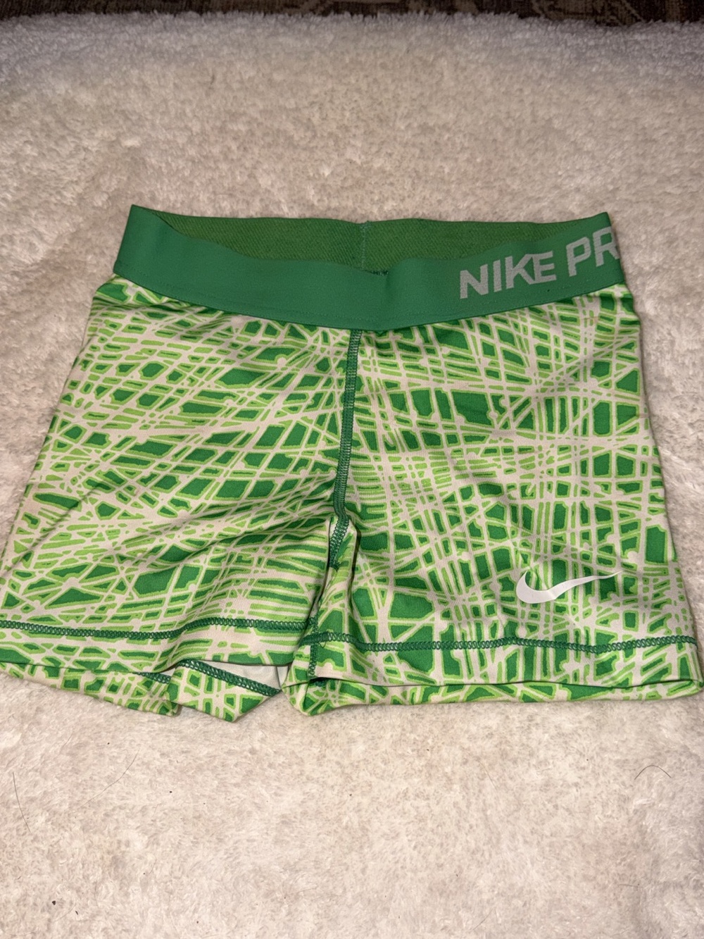 Nike Pro Women's Green Geometric Print Training Shorts